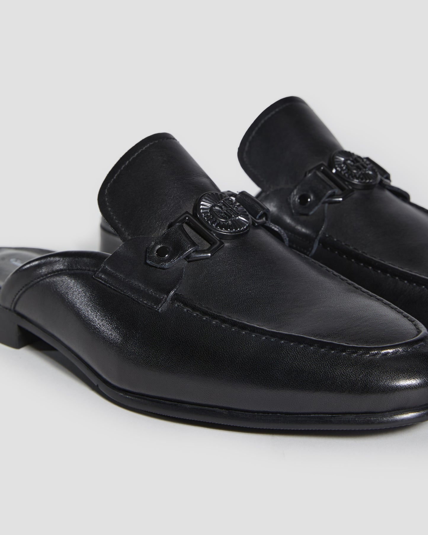 GF Medallion Logo Mule
