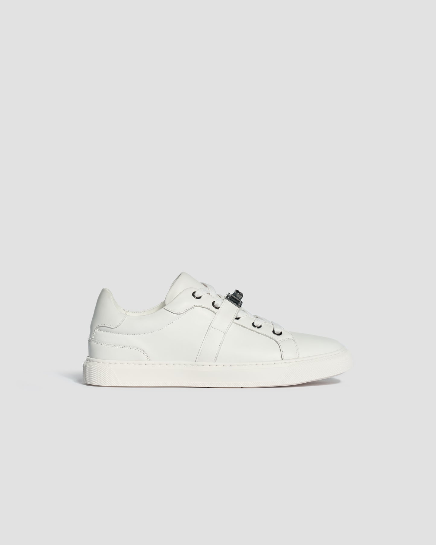 Nova Twist Lock Sneakers