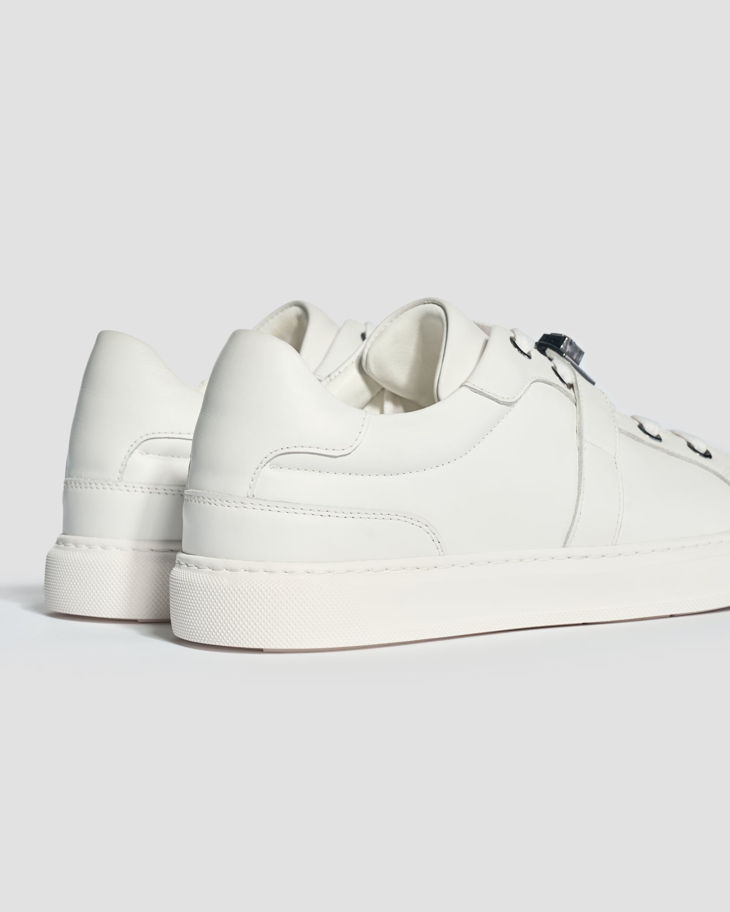 Nova Twist Lock Sneakers