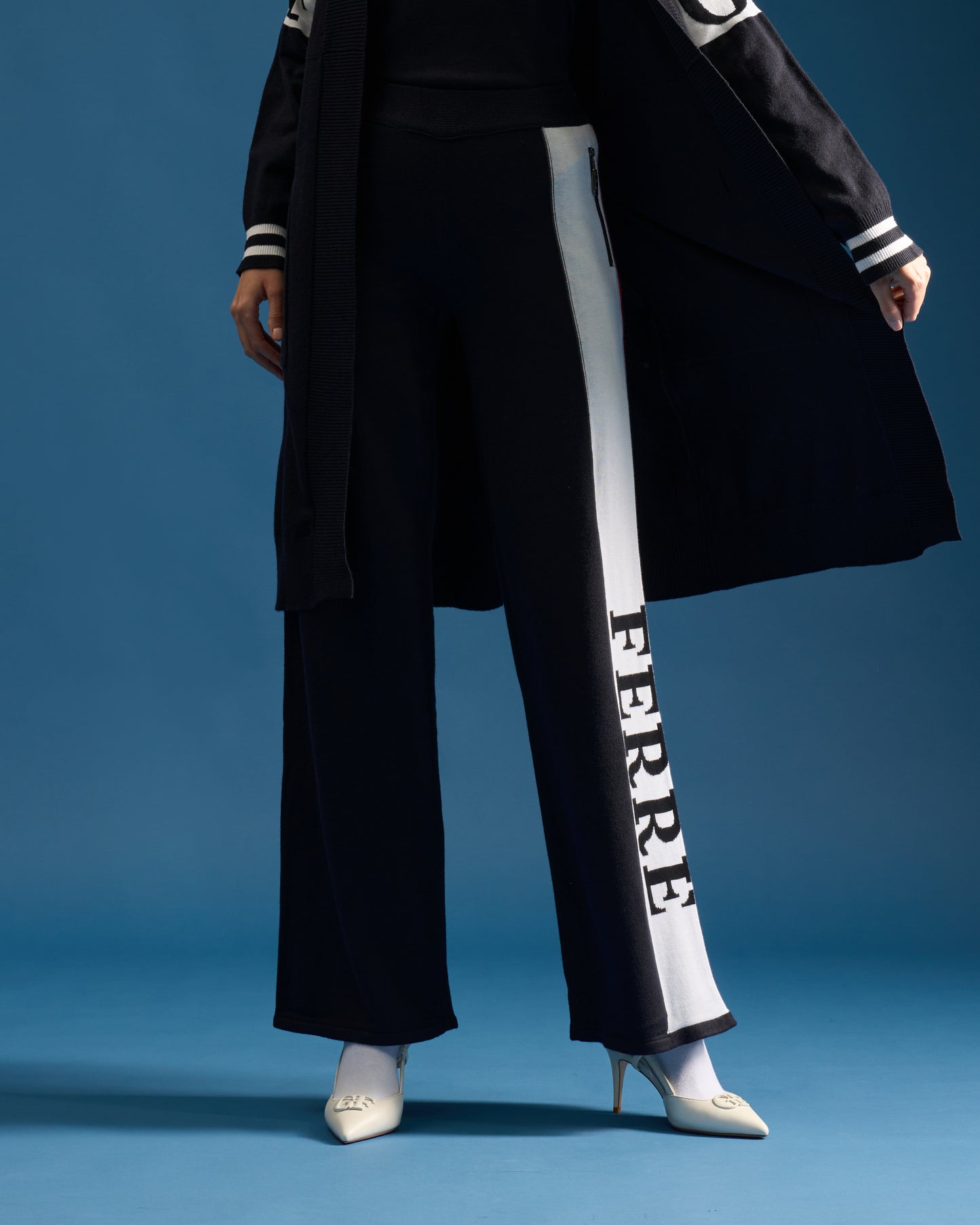 Contrasting Ferre Accented Flared Trousers