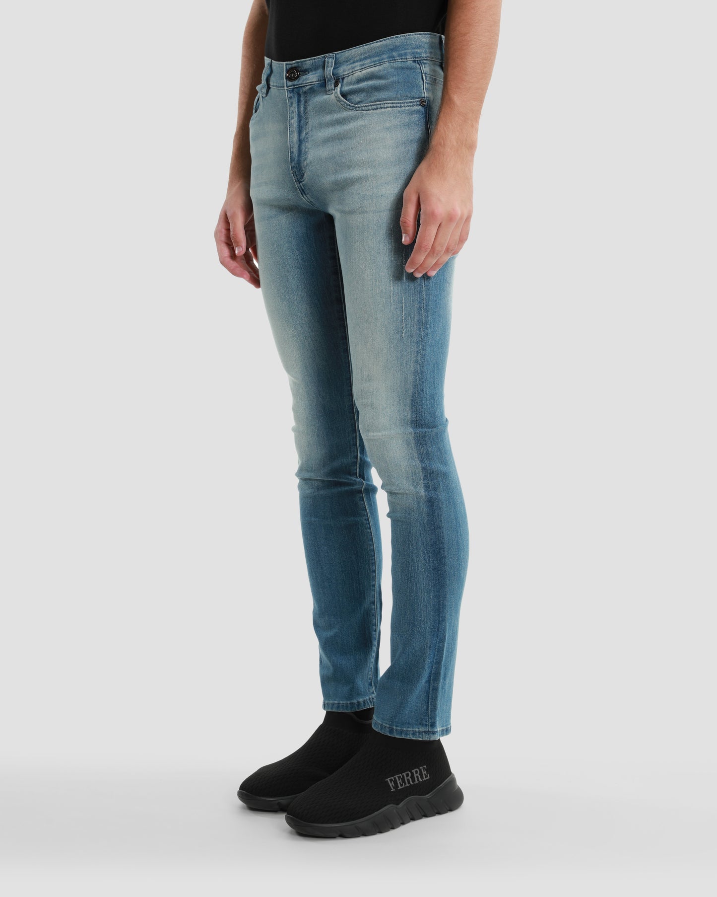 Light Bleached Jeans