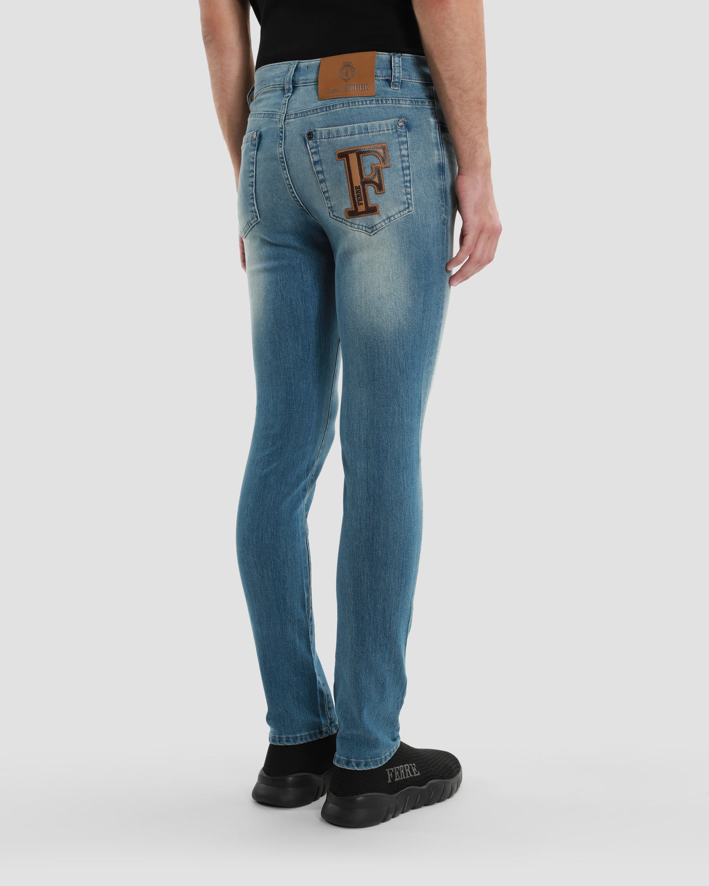 Light Bleached Jeans