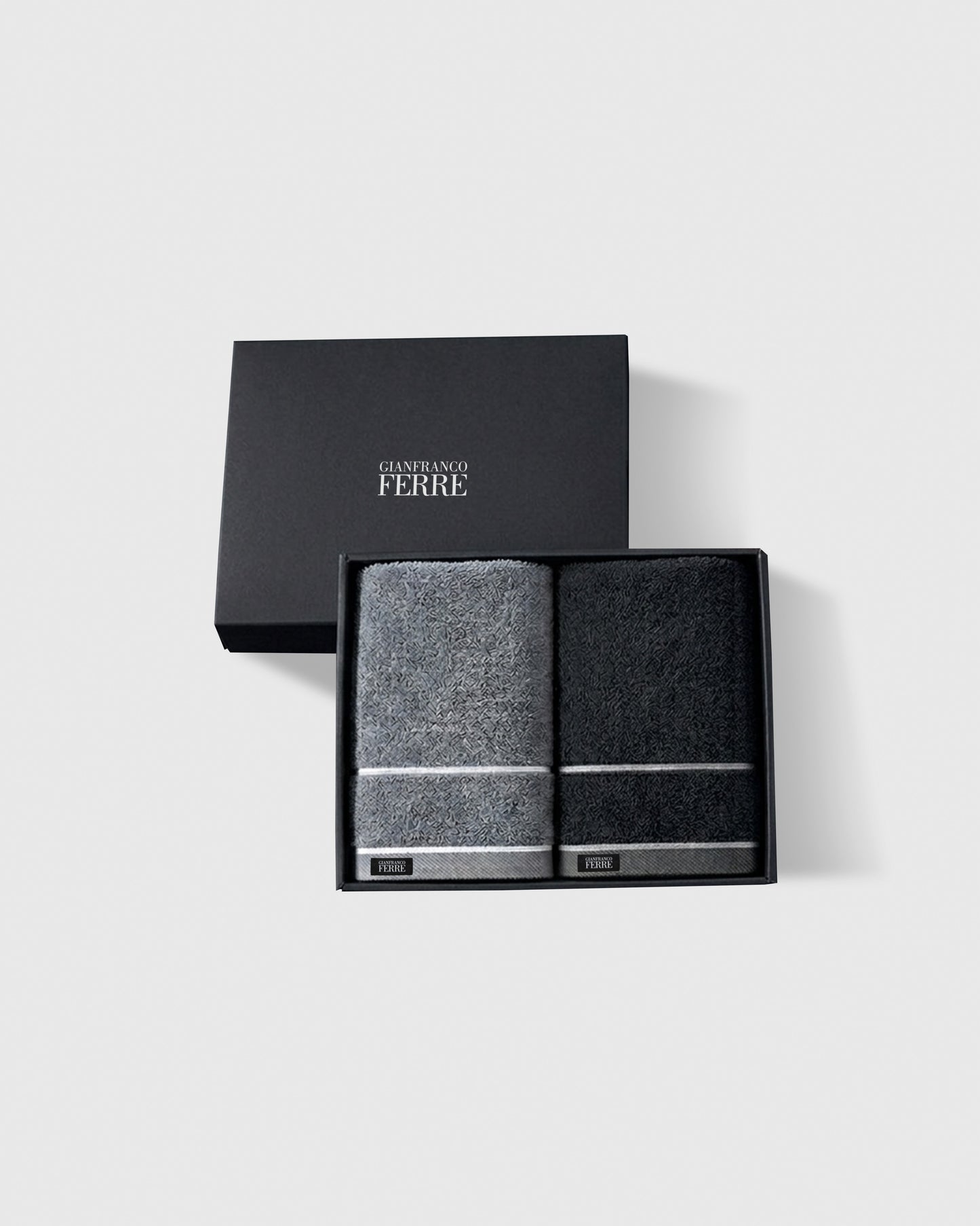 Gianfranco Ferre Duo-Tone Bath Towel Set